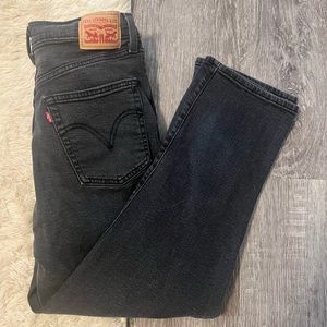 Levi’s rib cage straight skinny ankle Jean size 30